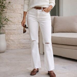 Express 90s Bootcut Jeans White High Rise Stretch Denim 12L Distressed Knees